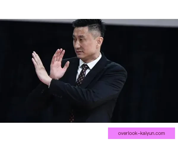 中国男篮世界杯备战开启 新帅杜锋强调团队合作与防守强度