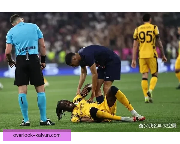 欧冠最新战报：顶级球星激战瞬间引发球迷热议